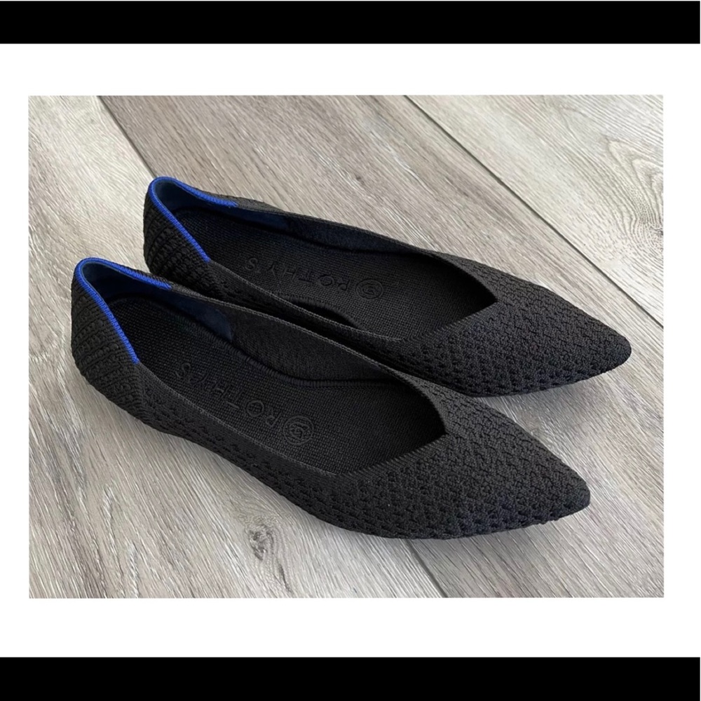 Retired ROTHY’S Point Black Pointed Honeycomb Flats US 8 Fits more like size 7.5